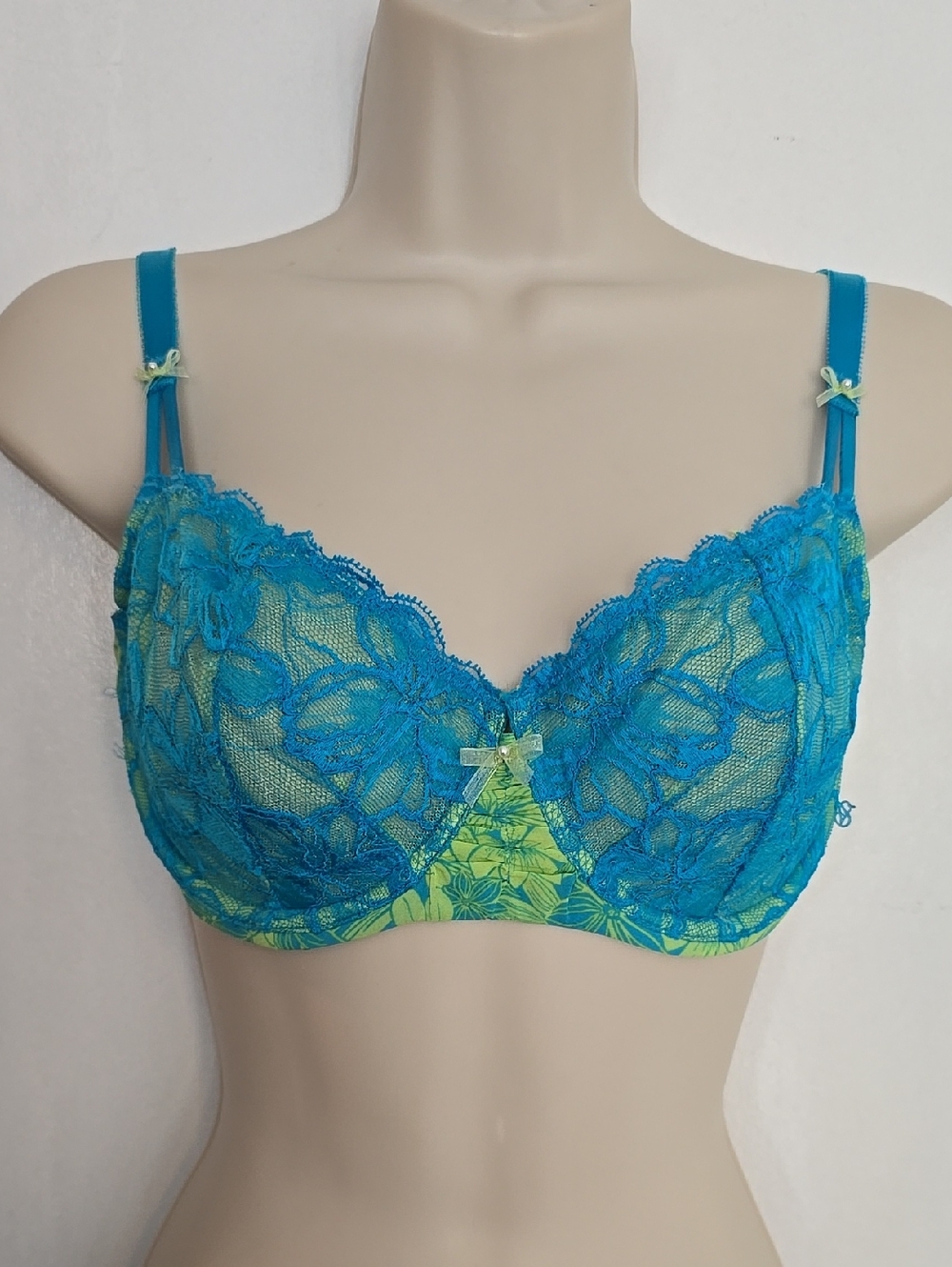 Victoria Secret Floral Lace Underwire Bra in Teal and Lime NWOT 34DD